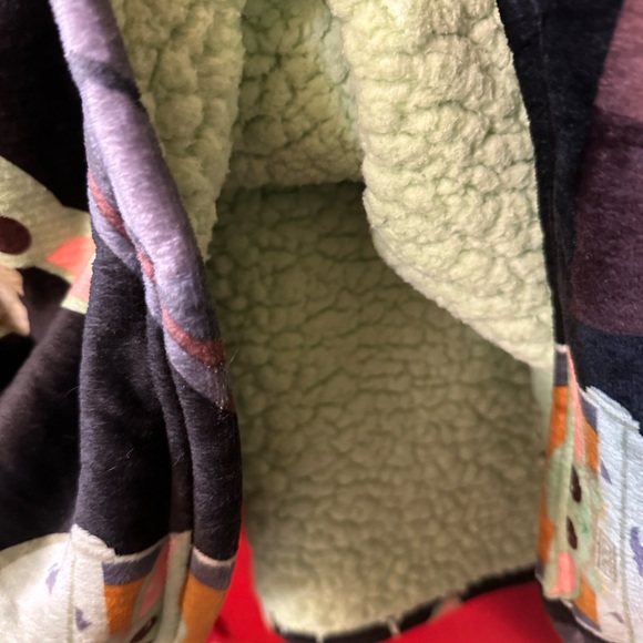 Disney brand Yoda sweatshirt - Picture 3 of 6